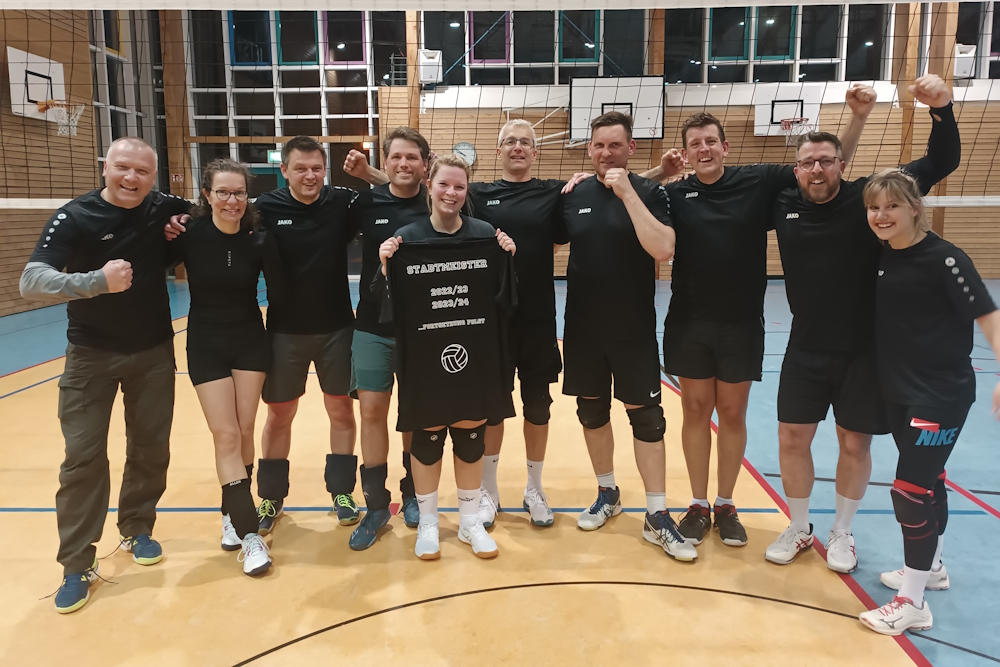 Unsere Teams "Dynamo Tresen" (Herren I) und „Die Hallenstauballergiker“ (Mixed I) 2024