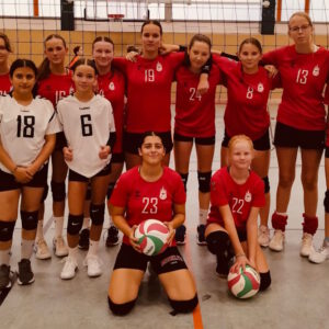 Team2 der U16w des 1. VC Stralsund (Ella, Frieda, Lama, Pauline, Natalie, Nina, Mila, Lira, Zoey, Maria, Lisbeth und Henriette) (Foto: Privat)